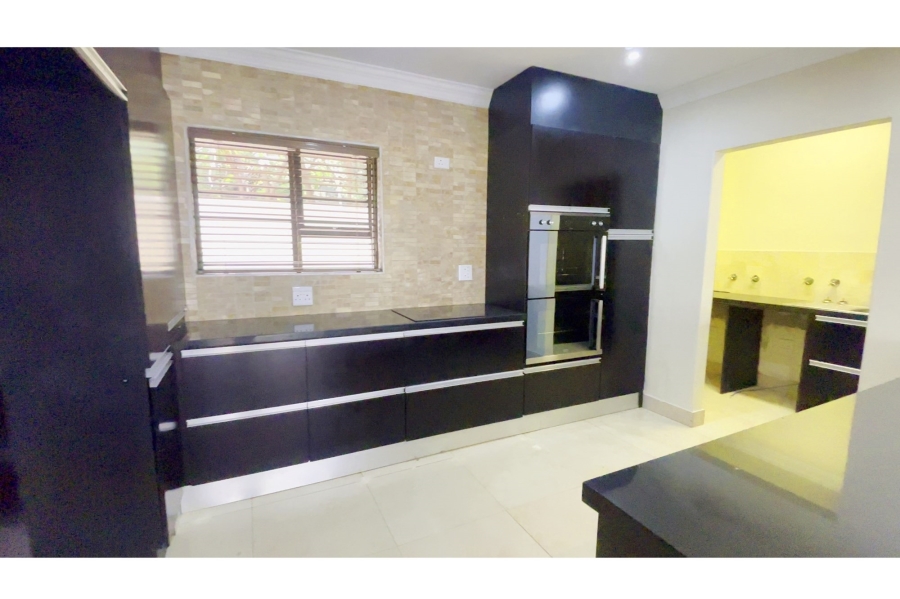 7 Bedroom Property for Sale in Sunset Beach Western Cape